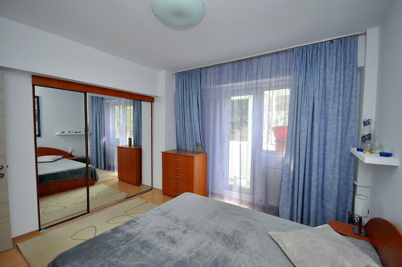 13 Septembrie Panduri apartament 2 camere decomandat, renovat recent