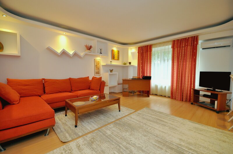 13 Septembrie Panduri apartament 2 camere decomandat, renovat recent