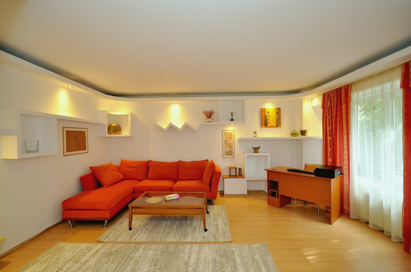 13 Septembrie Panduri apartament 2 camere decomandat, renovat recent