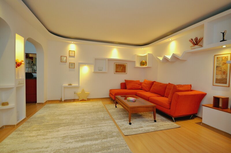 13 Septembrie Panduri apartament 2 camere decomandat, renovat recent