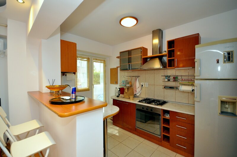 13 Septembrie Panduri apartament 2 camere decomandat, renovat recent