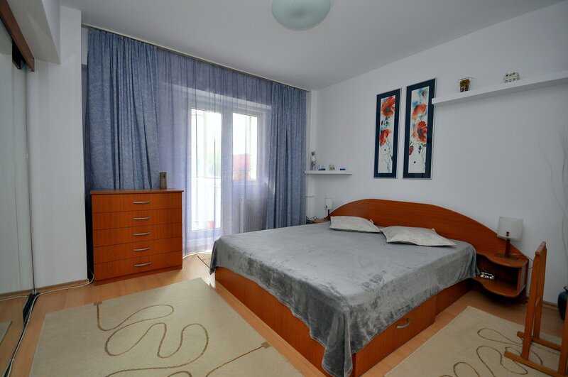 13 Septembrie Panduri apartament 2 camere decomandat, renovat recent